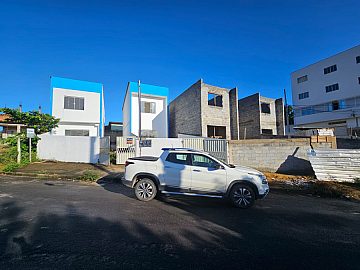 Casas Duplex em Vista Dourada